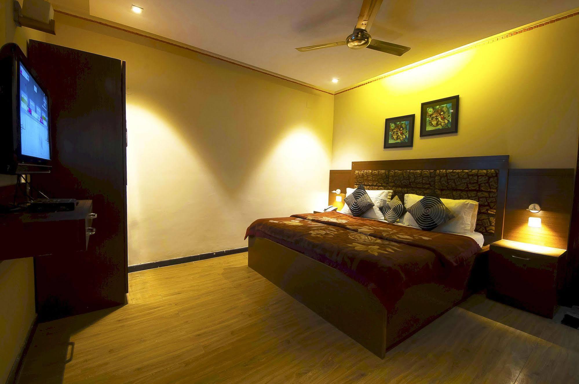 Hotel City Centre Nové Dillí Exteriér fotografie